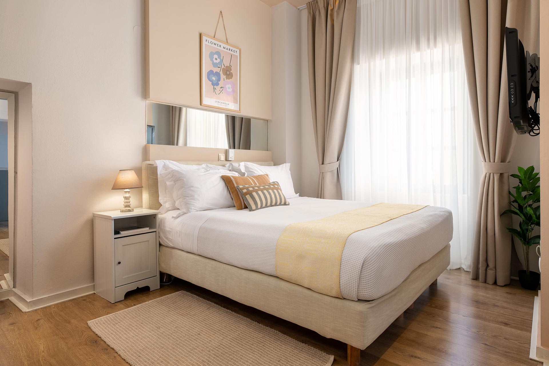 Deluxe Quadruple Room - The Van Gogh Room